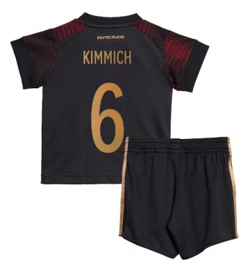 Tyskland Joshua Kimmich #6 babykläder Bortatröja barn VM 2022 Korta ärmar (+ Korta byxor)